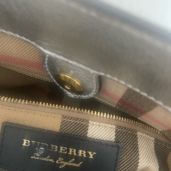 Burberry Silver Borque Banner Satchel with Structured Design - Picture 12 of 12